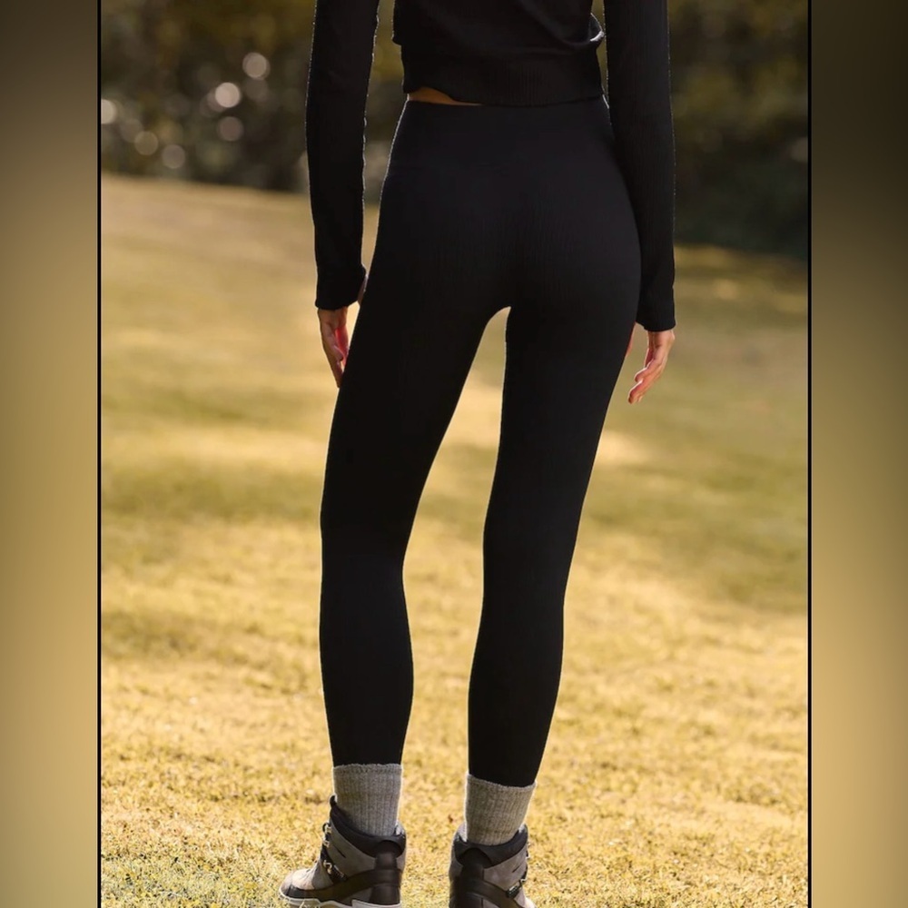 Women's Ribbed Black Leggings